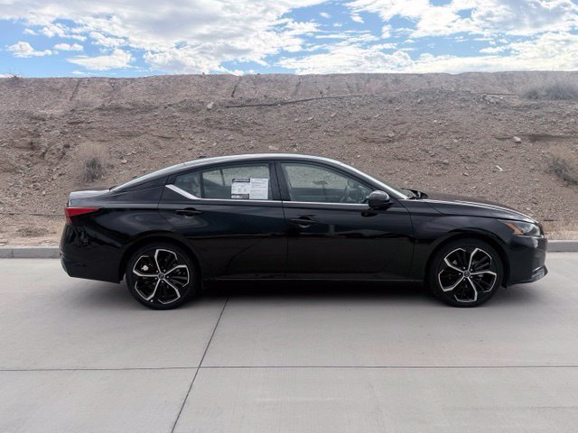 Used 2025 Nissan Altima 2.5 SR FWD image 4