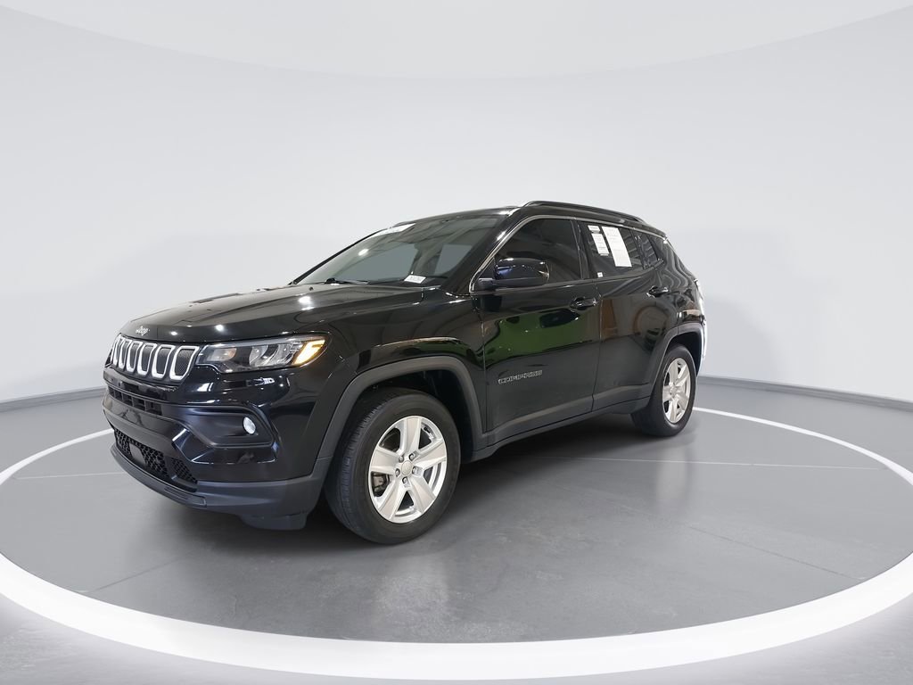 Used 2022 Jeep Compass Latitude image 4