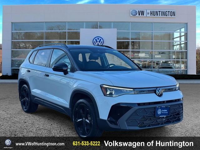 Certified 2025 Volkswagen Taos SE w/ Taos Adventure Package (SXB)