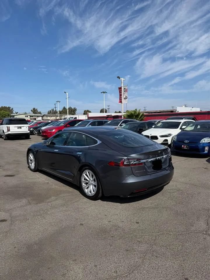 Used 2017 Tesla Model S 60D AWD/4WD image 4