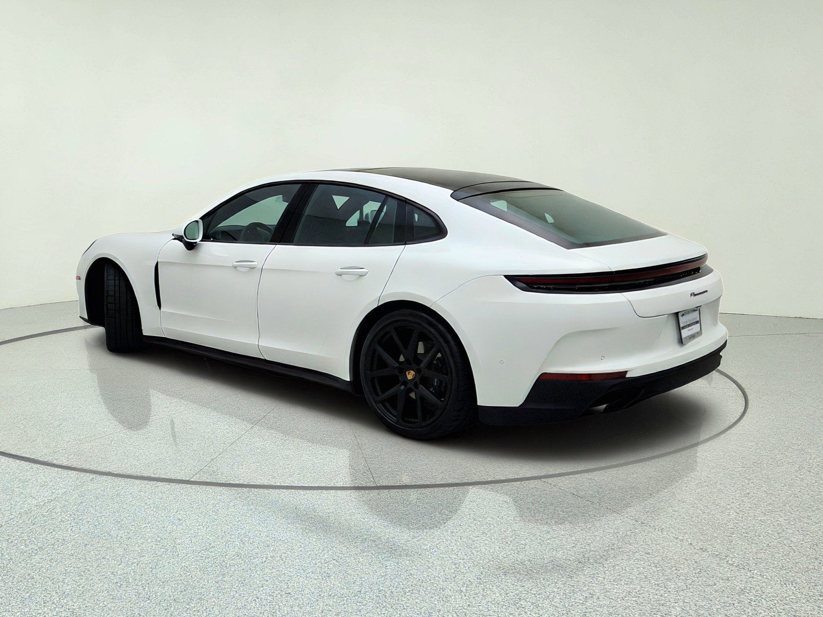 Used 2025 Porsche Panamera image 12