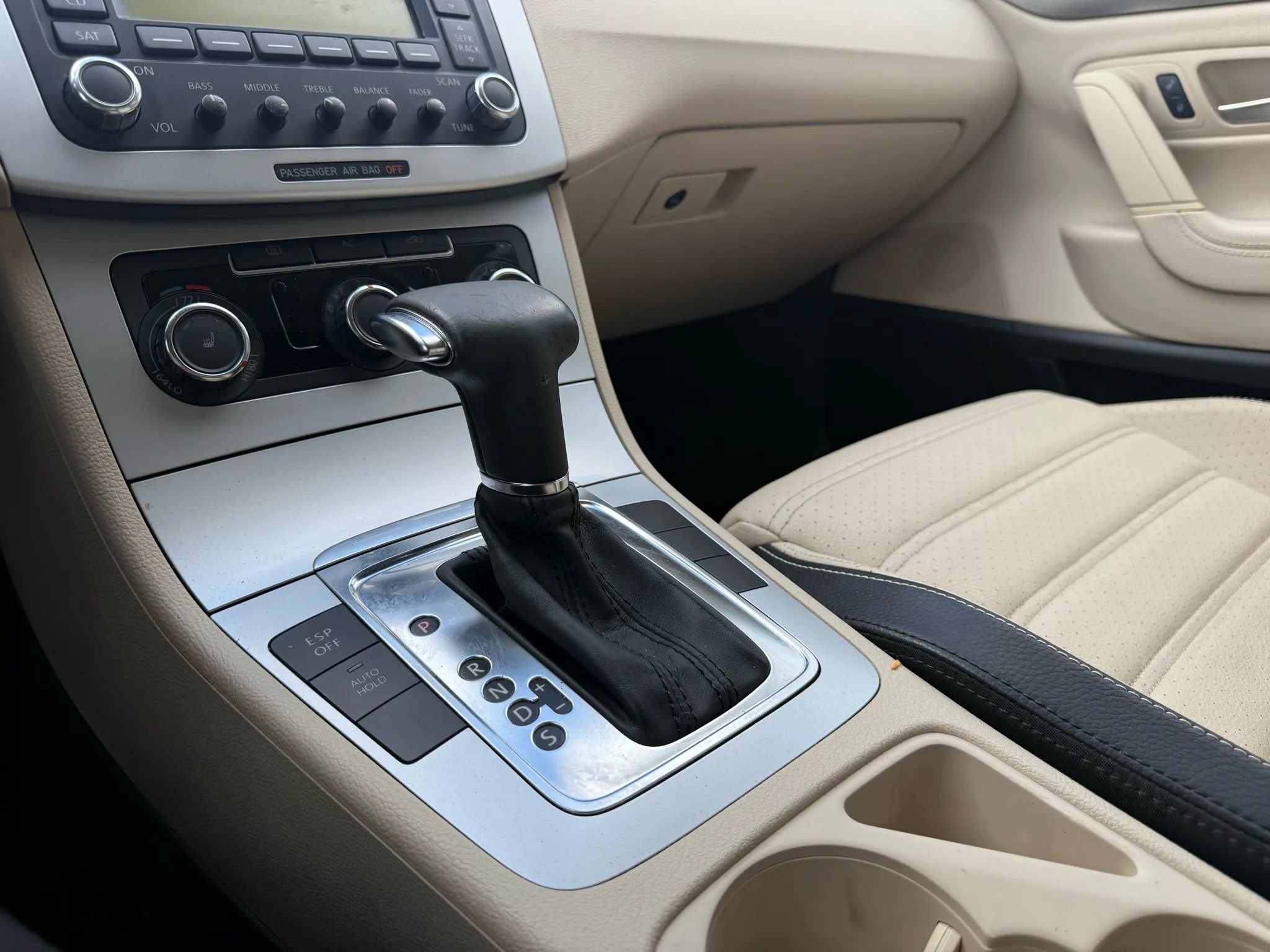 Used 2009 Volkswagen CC Sport FWD image 22