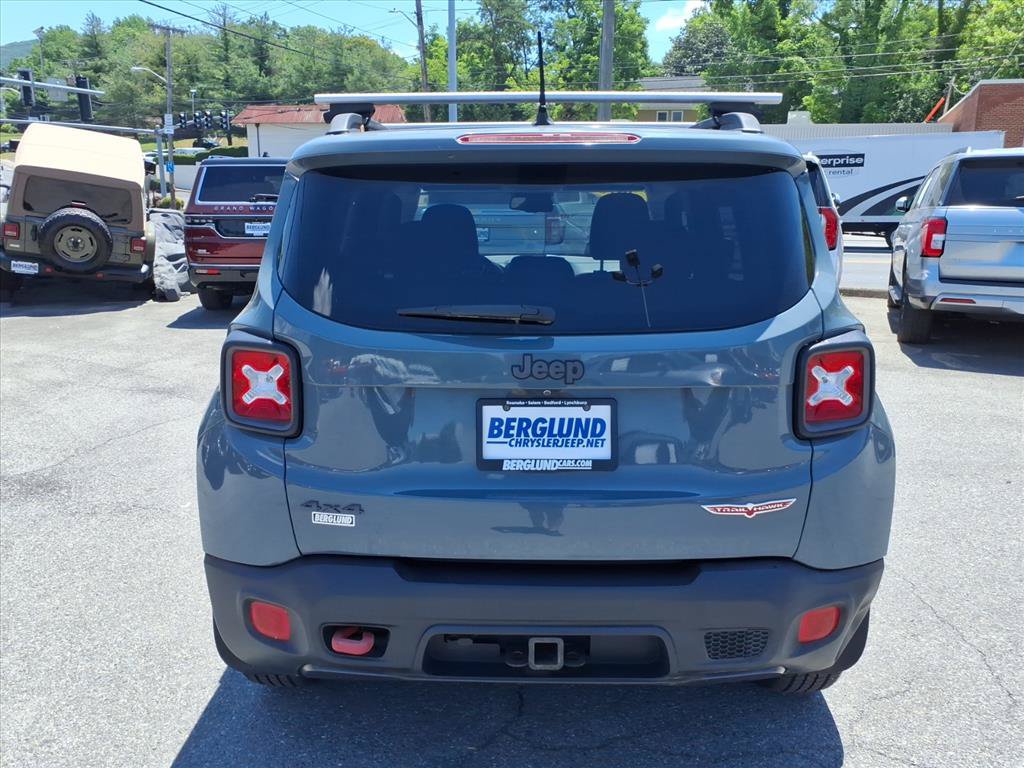 Used 2016 Jeep Renegade Trailhawk w/ Premium Trailhawk Package AWD/4WD image 5