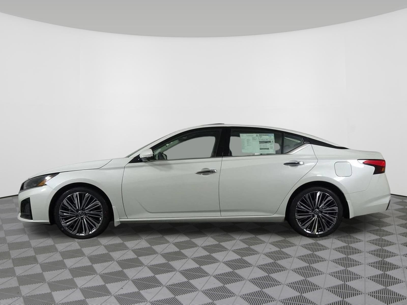 Certified 2025 Nissan Altima 2.5 SL FWD image 15