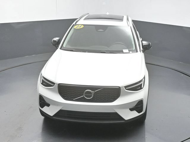 Certified 2025 Volvo XC40 B5 Ultra AWD/4WD image 44