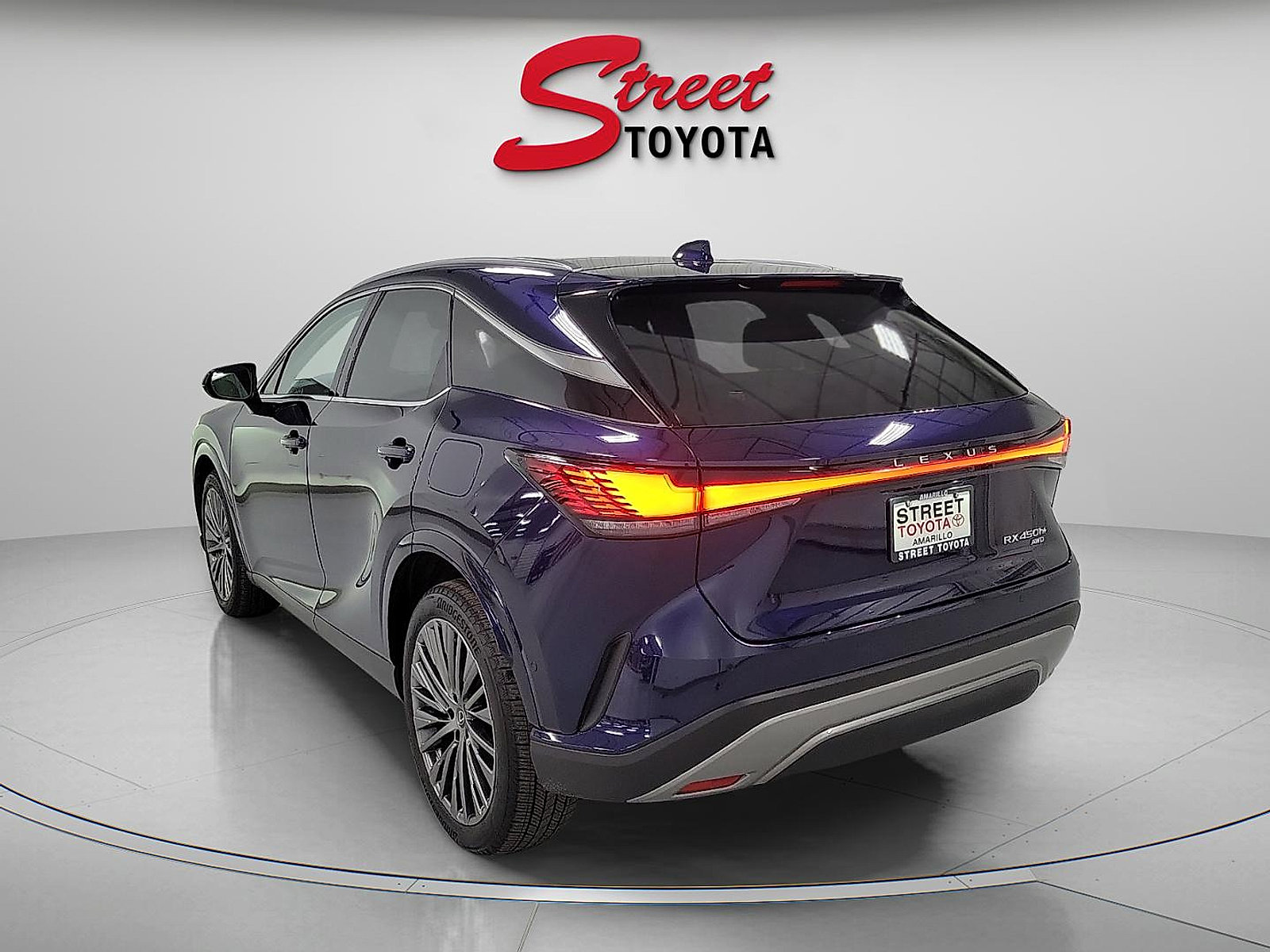 Used 2025 Lexus RX 450h AWD w/ Luxury Package image 2