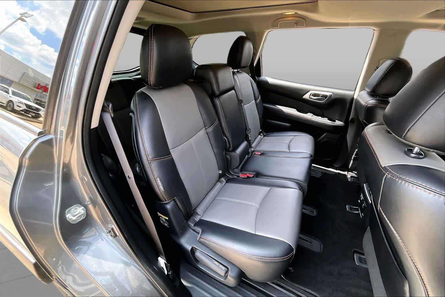 Used 2020 Nissan Pathfinder SL AWD/4WD image 21