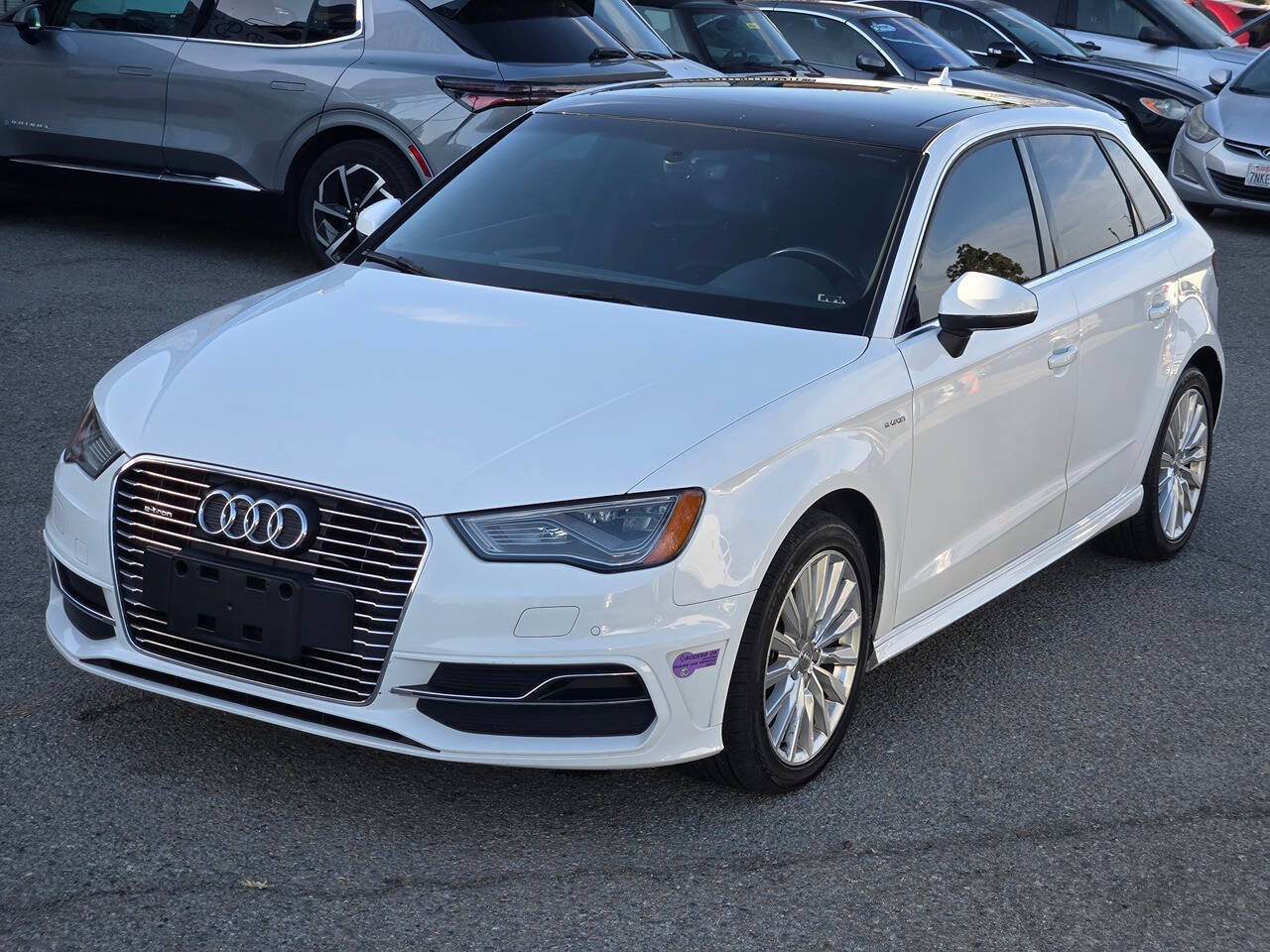 Used 2016 Audi A3 e-tron Premium Plus w/ Premium Plus Package FWD image 7