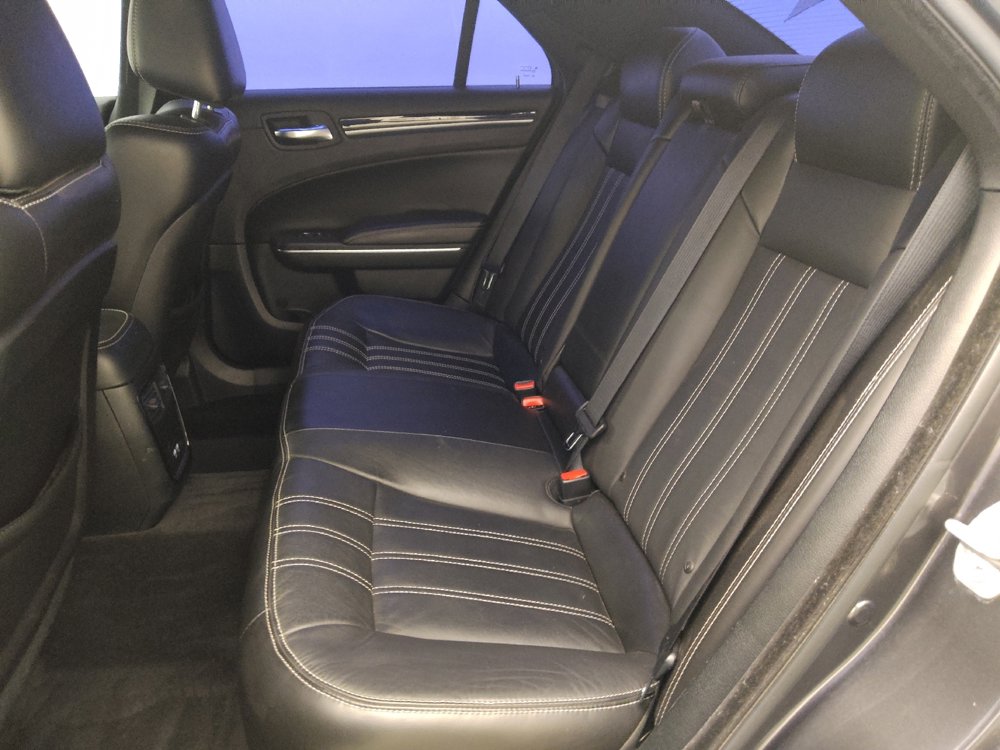 Used 2018 Chrysler 300 S image 18