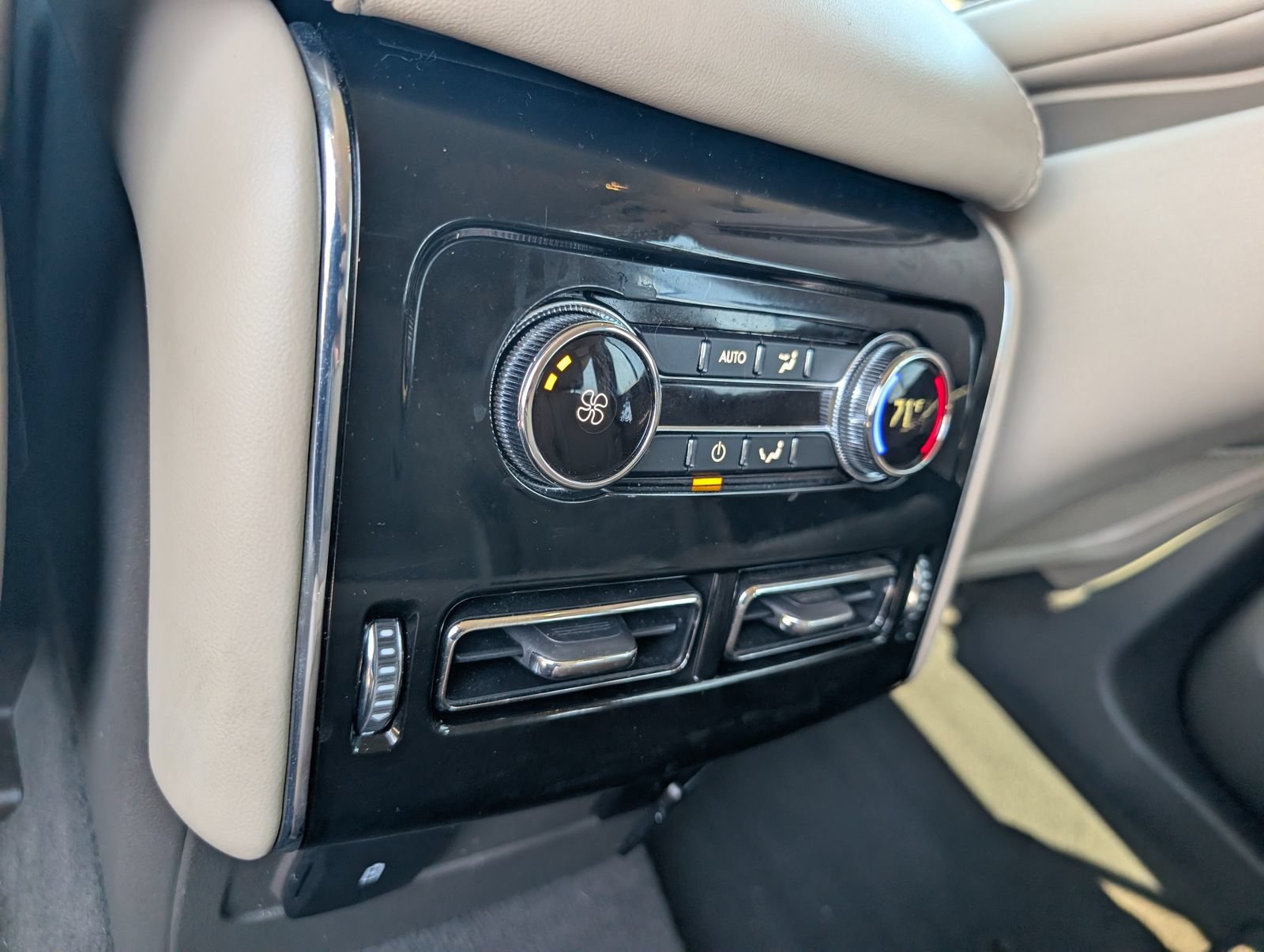 Used 2023 Lincoln Aviator 2WD image 25