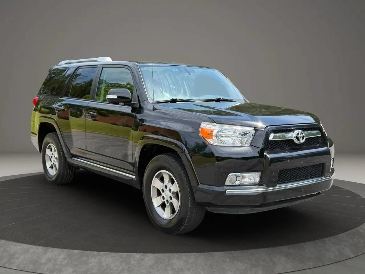 Used 2011 Toyota 4Runner SR5 RWD image 3