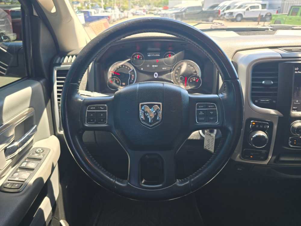 Used 2019 RAM 1500 Classic SLT w/ Luxury Group AWD/4WD image 12