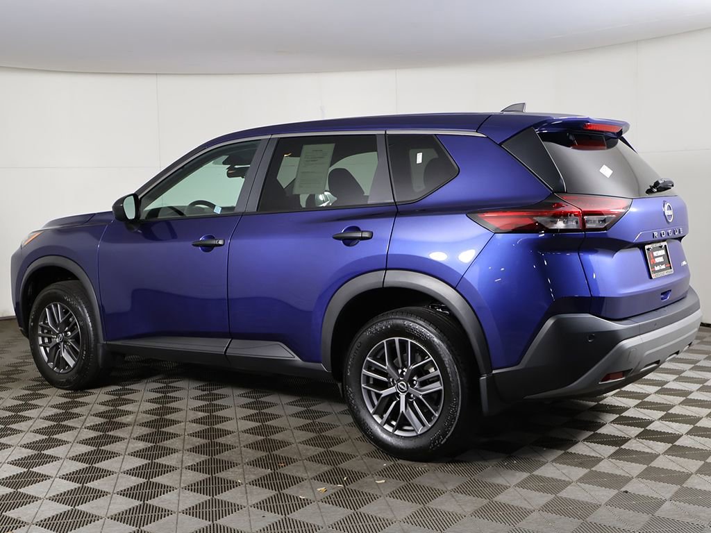 Used 2023 Nissan Rogue S AWD/4WD image 6
