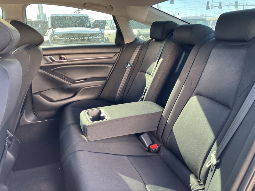 Used 2018 Honda Accord EX image 32