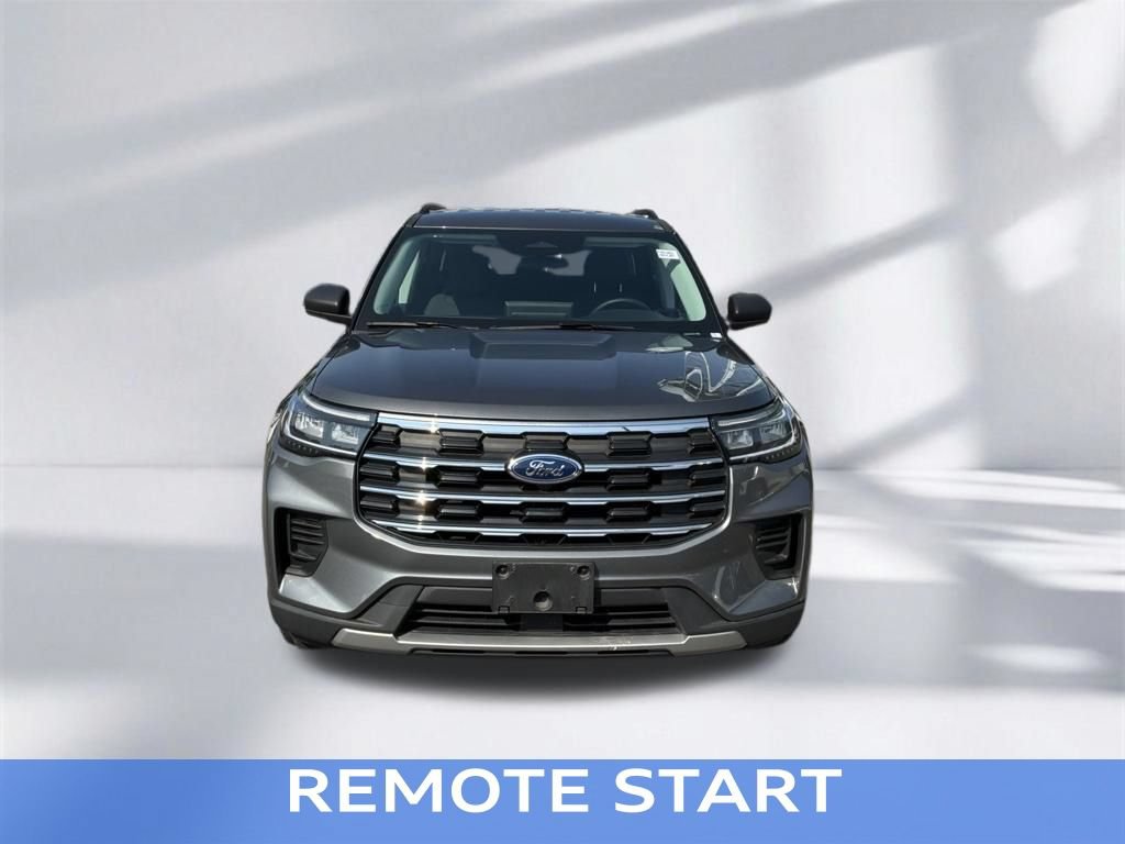 Used 2025 Ford Explorer Active AWD/4WD image 18