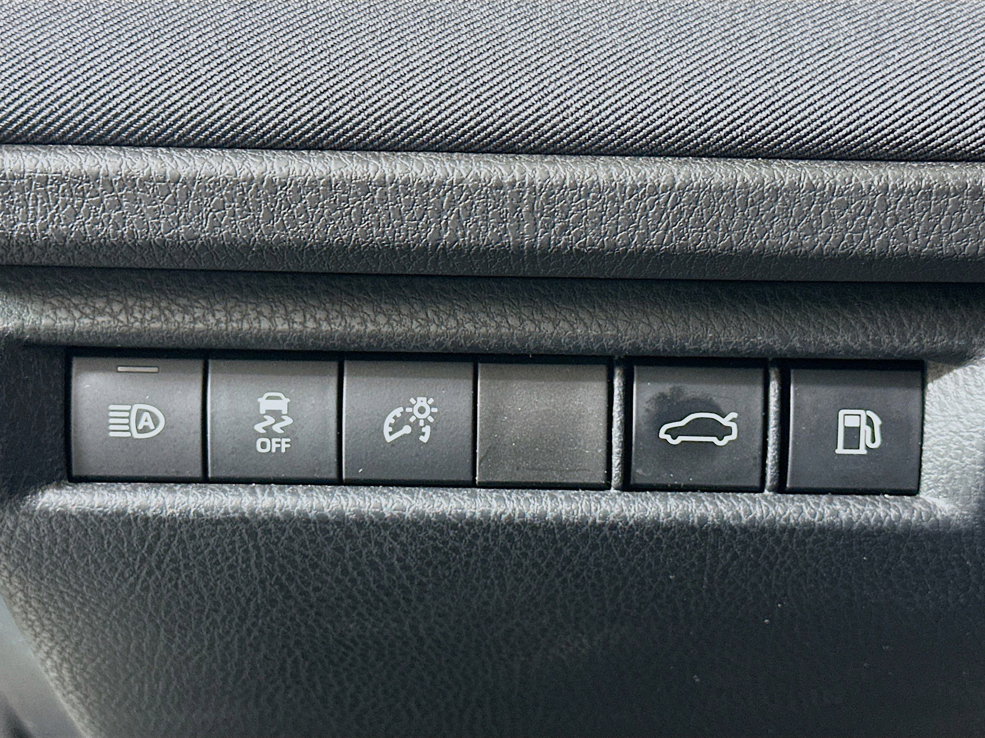 Used 2025 Toyota Camry LE image 17