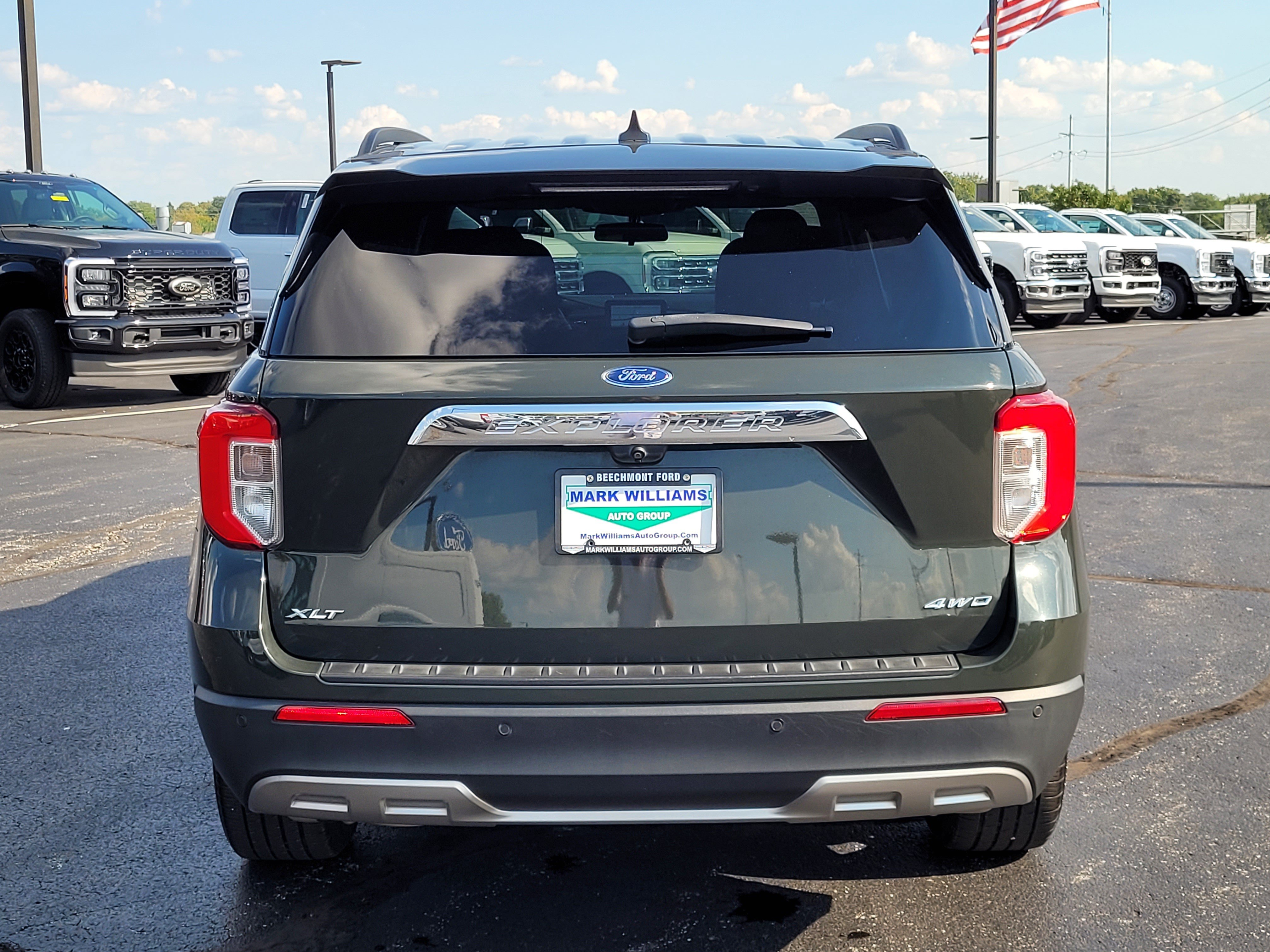 Used 2022 Ford Explorer XLT w/ Equipment Group 202A AWD/4WD image 5
