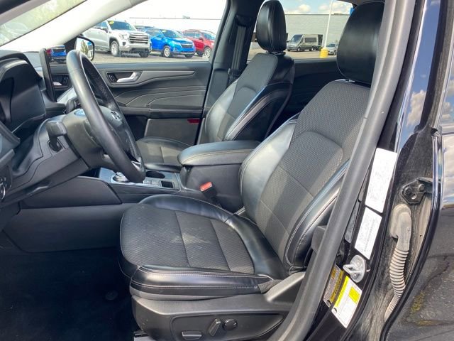 Used 2023 Ford Escape SE image 15