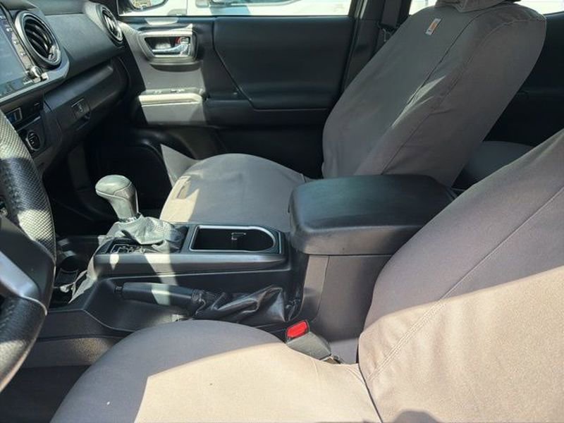 Used 2021 Toyota Tacoma TRD Off-Road image 10