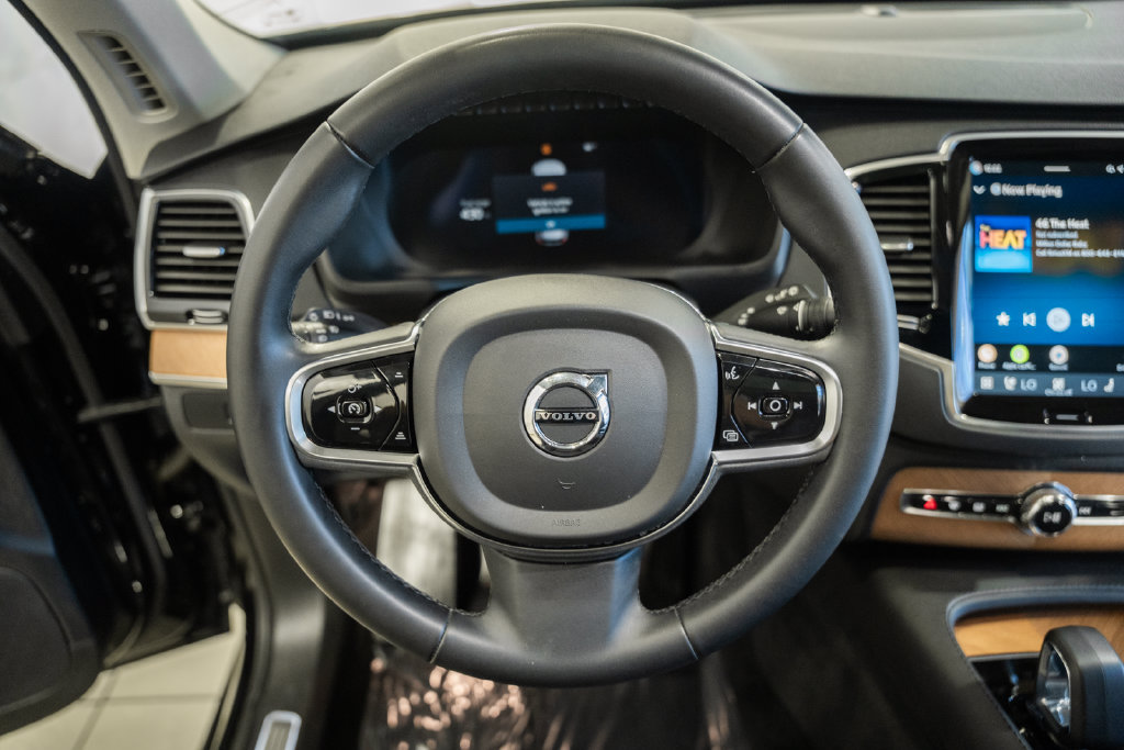 Used 2024 Volvo XC90 B6 Plus AWD/4WD image 28
