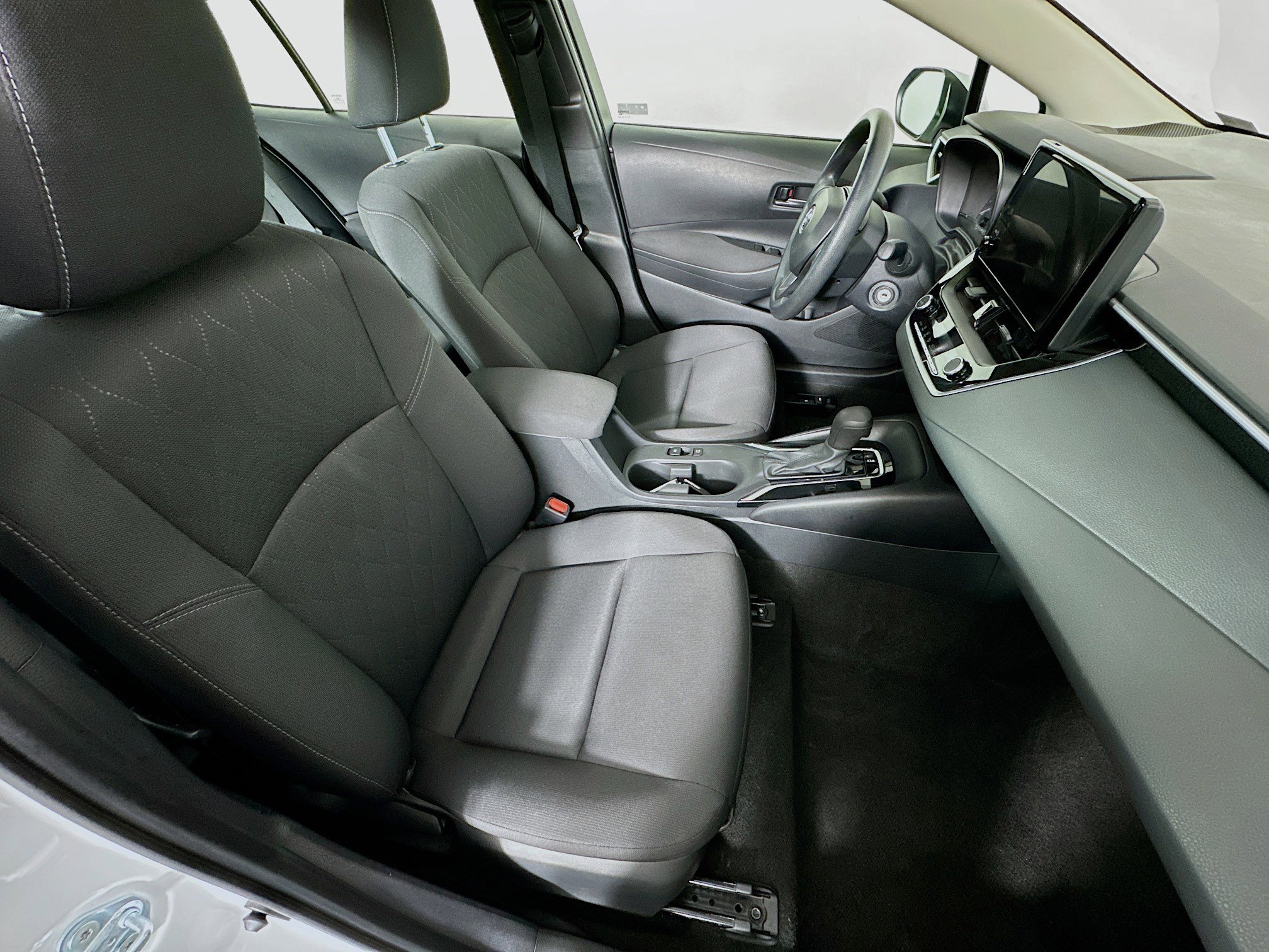 Used 2024 Toyota Corolla LE image 29