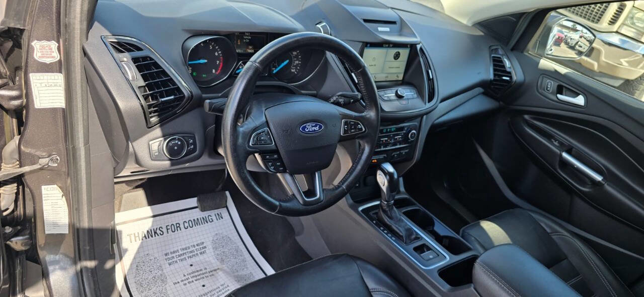 Used 2018 Ford Escape SEL image 16