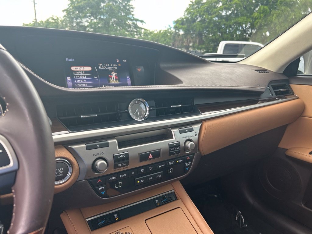 Used 2018 Lexus ES 350 w/ Premier Package FWD image 13