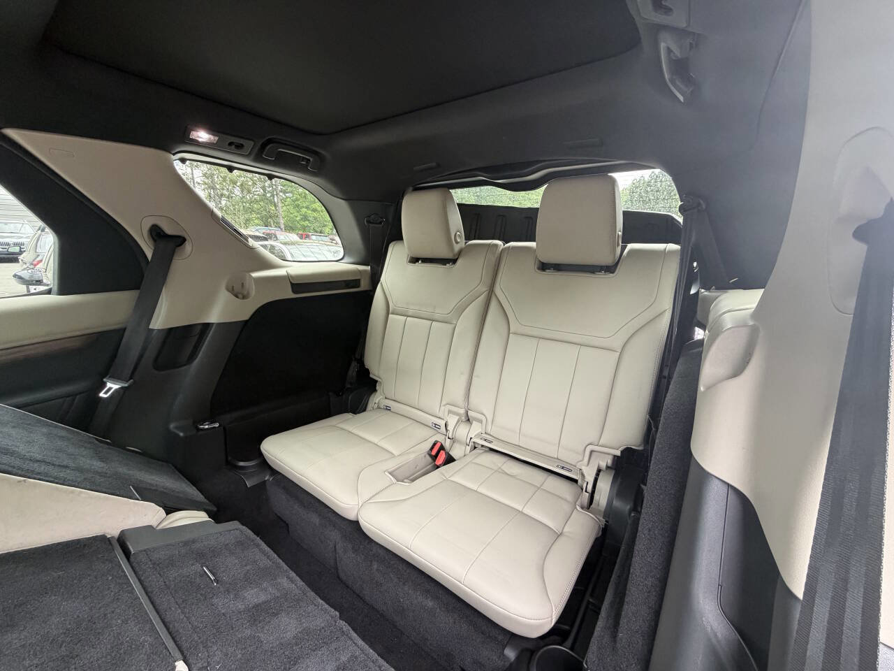 Used 2018 Land Rover Discovery HSE AWD/4WD image 26
