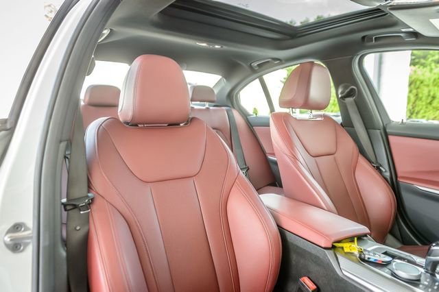 Used 2022 BMW M340i xDrive M340i xDRIVE - WHITE ON RED - w/ Driving Assistance Package image 46