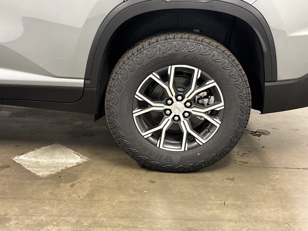 New 2026 GMC Acadia AT4 w/ Luxury Package AWD/4WD image 13