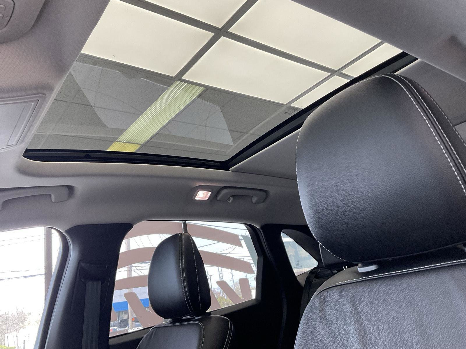 Used 2023 Ford Escape Platinum w/ Premium Technology Package AWD/4WD image 22