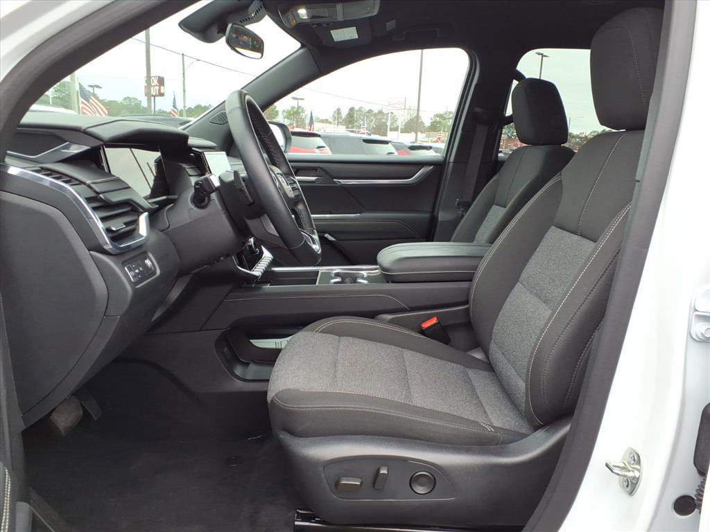 Used 2025 GMC Acadia Elevation image 6