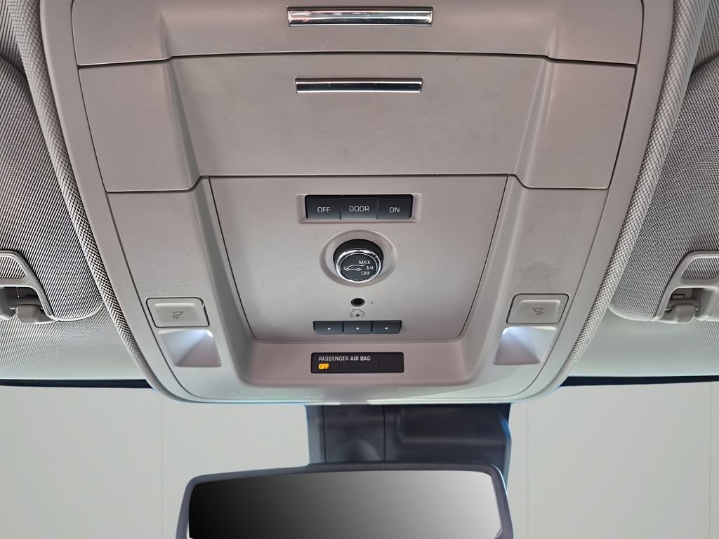 Used 2019 Chevrolet Suburban LT RWD image 44