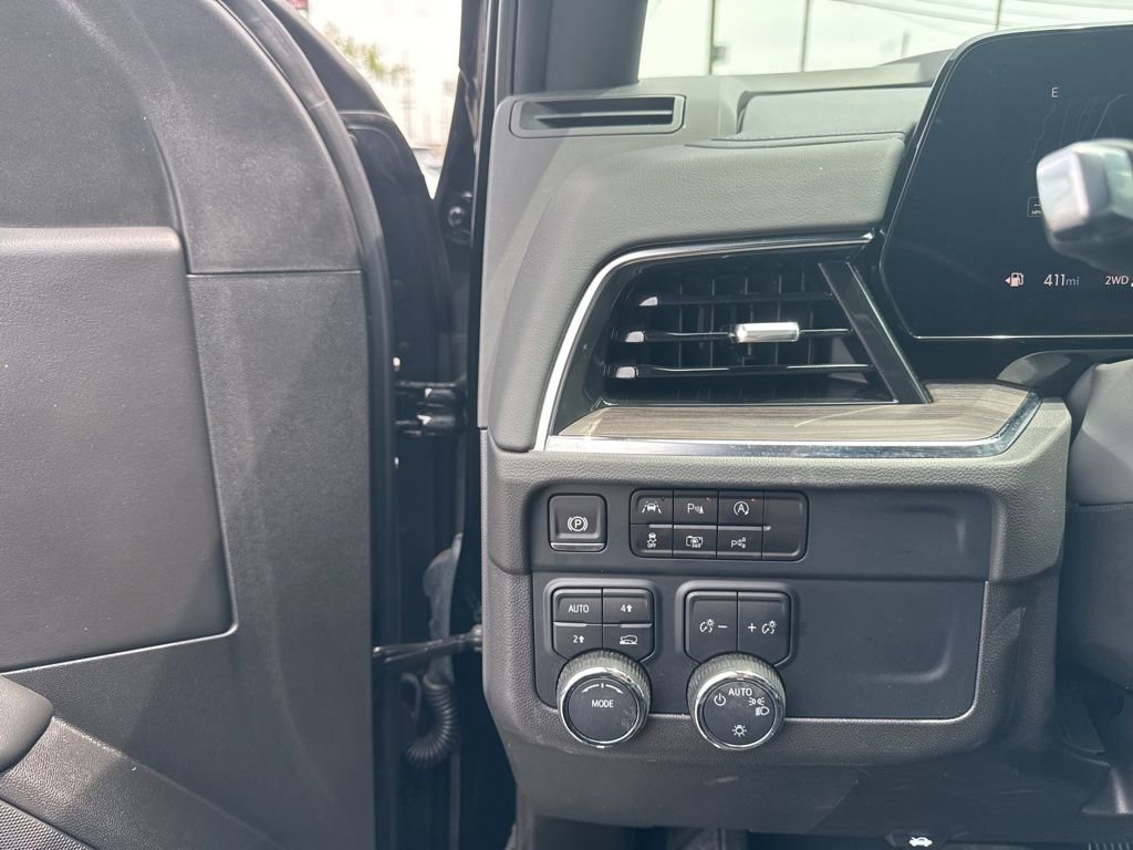Used 2025 Chevrolet Tahoe LT AWD/4WD image 12