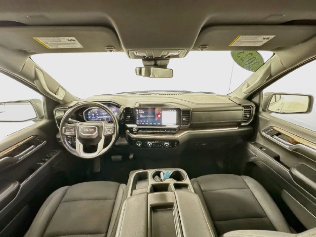 Used 2023 GMC Sierra 1500 Elevation AWD/4WD image 3