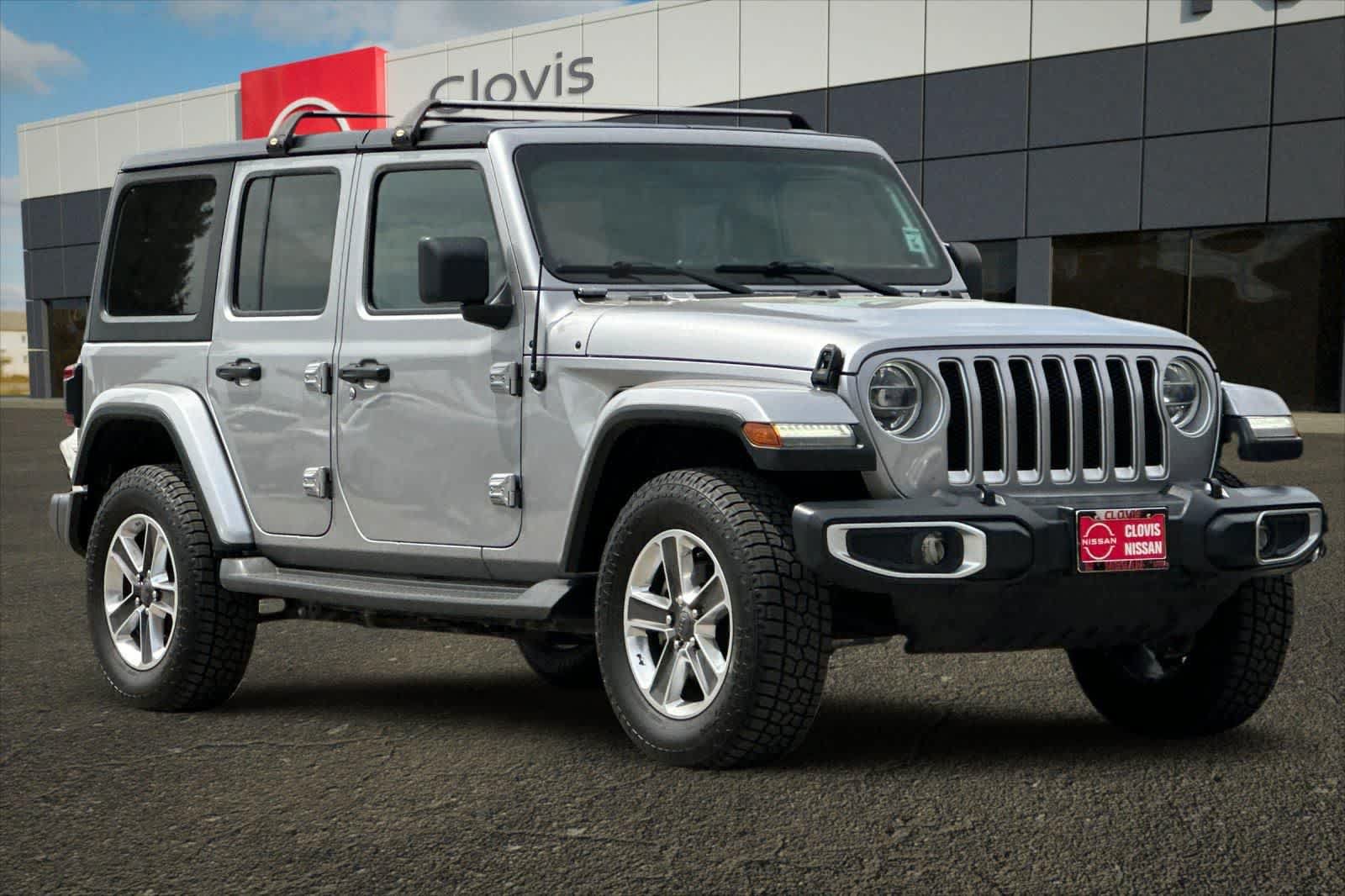 Used 2018 Jeep Wrangler Unlimited Sahara AWD/4WD image 10