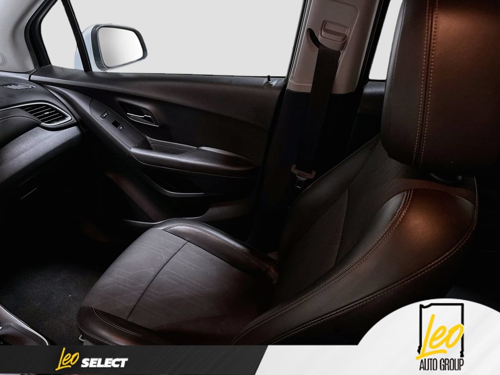 Used 2018 Chevrolet Trax LT w/ LT Convenience Package FWD image 22