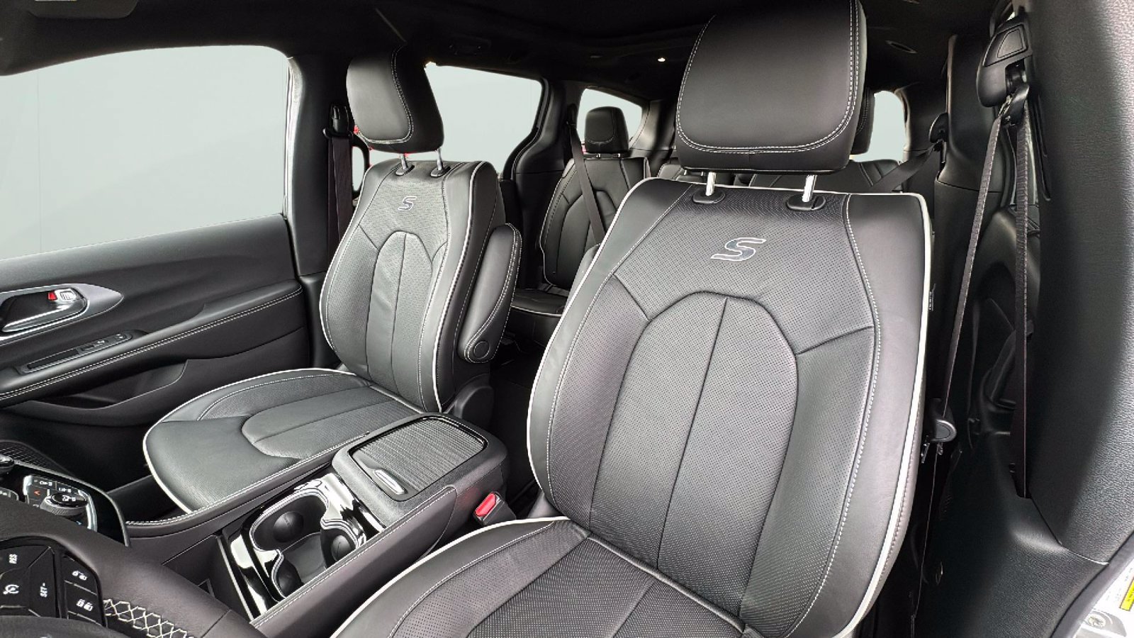 New 2026 Chrysler Pacifica Limited w/ S Appearance Package FWD image 14