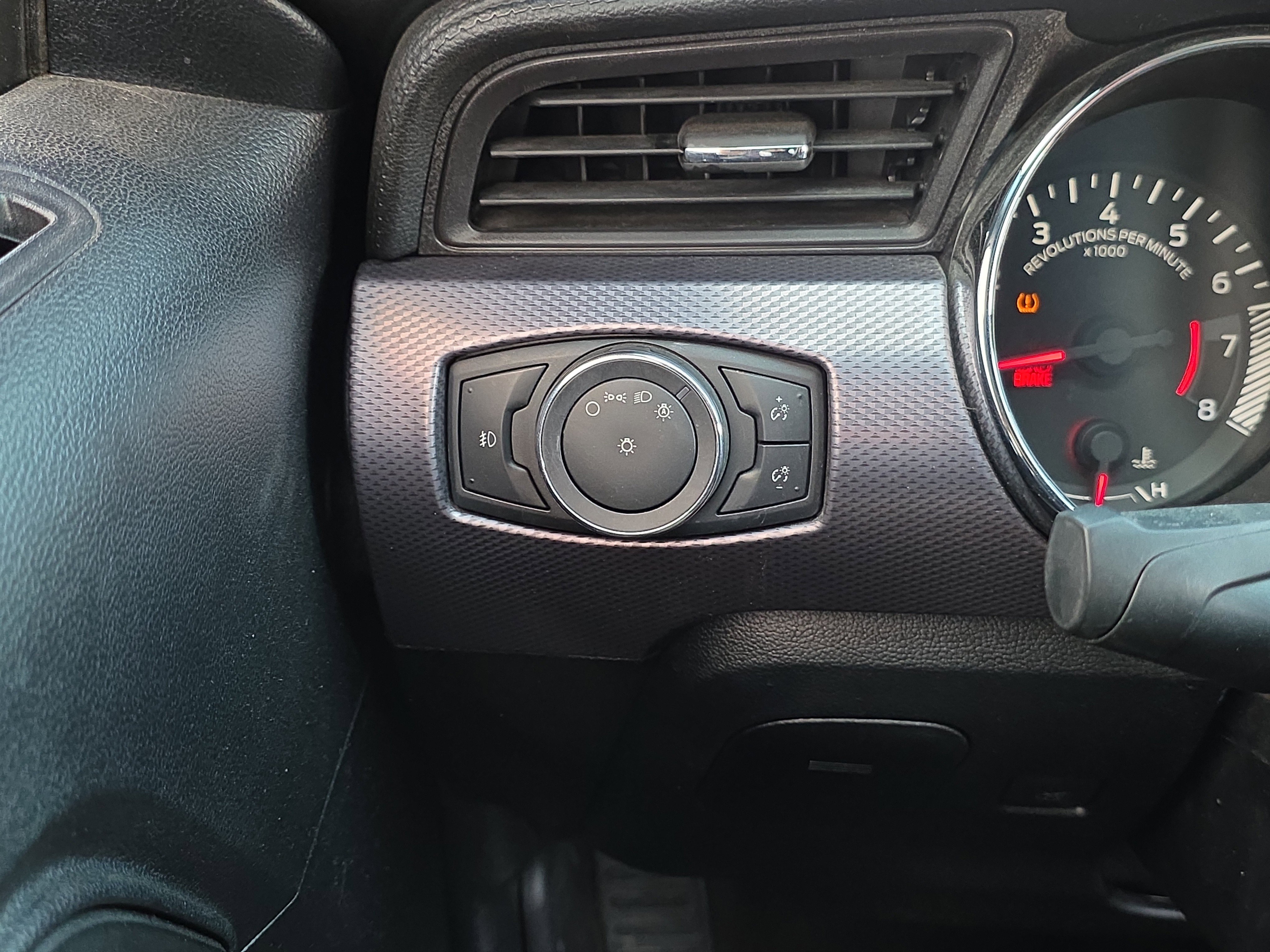 Used 2015 Ford Mustang GT image 25