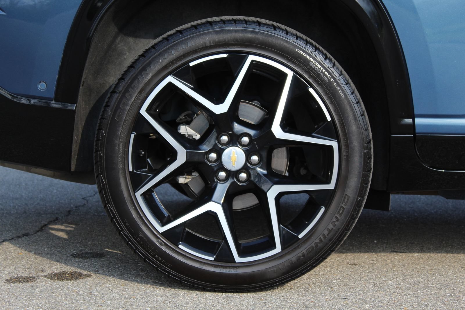 Used 2025 Chevrolet Traverse High Country w/ LPO, Floor Liner Package AWD/4WD image 30