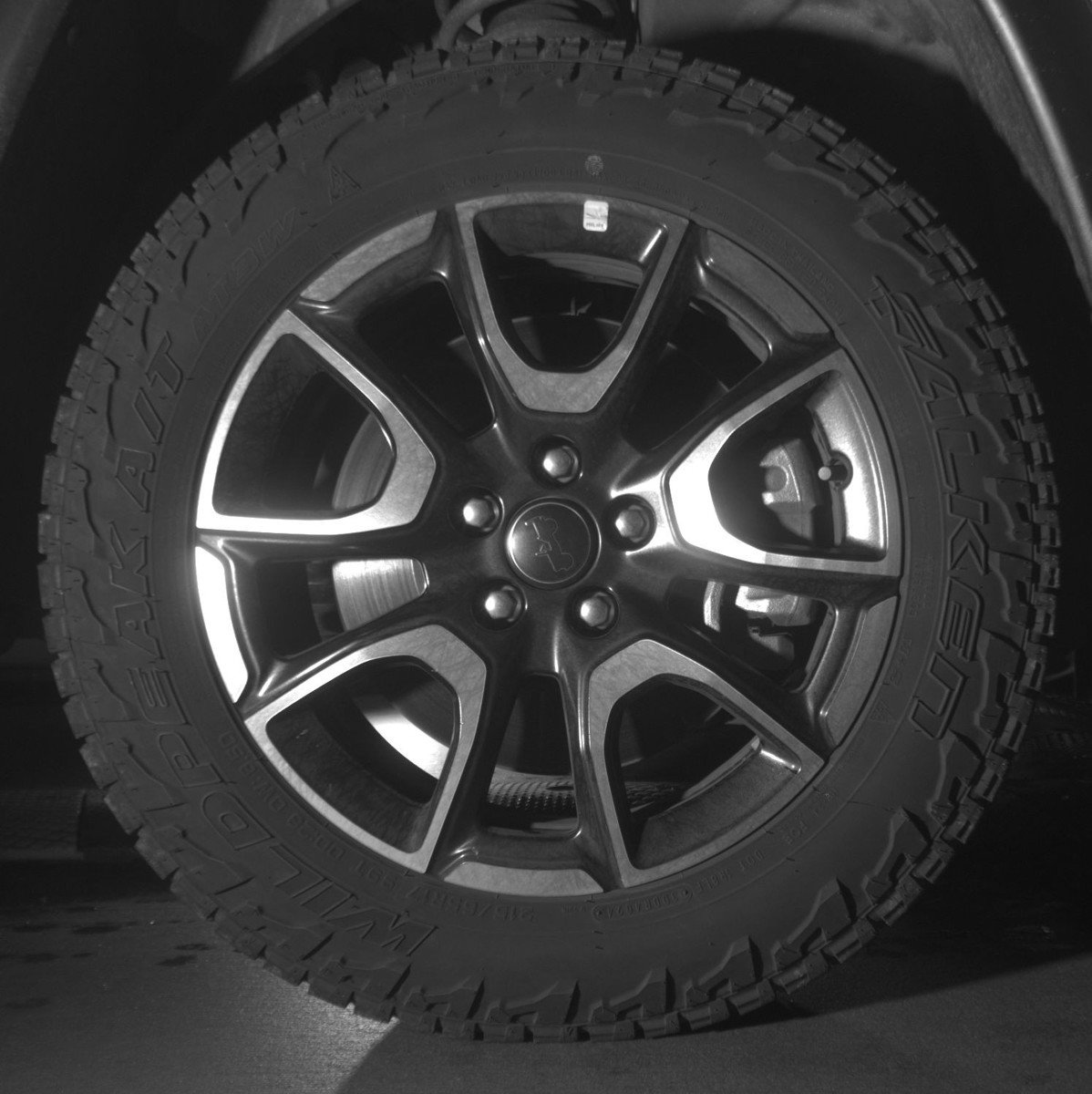Used 2025 Jeep Compass Trailhawk AWD/4WD image 13