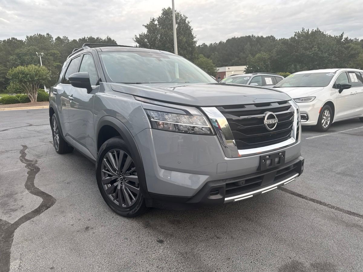 Used 2023 Nissan Pathfinder SL w/ SL Premium Package