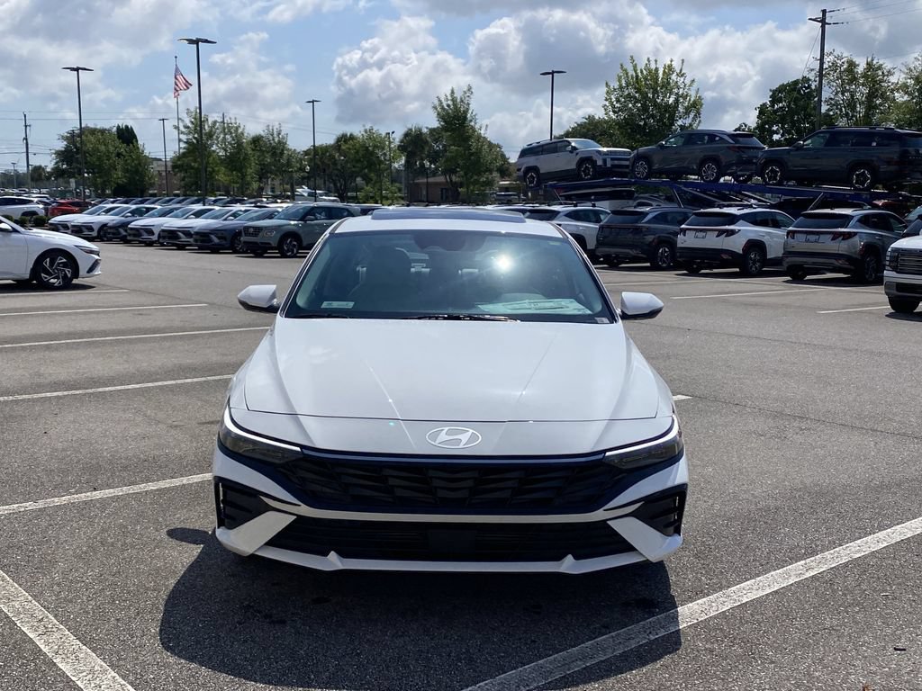 New 2026 Hyundai Elantra Limited FWD image 3