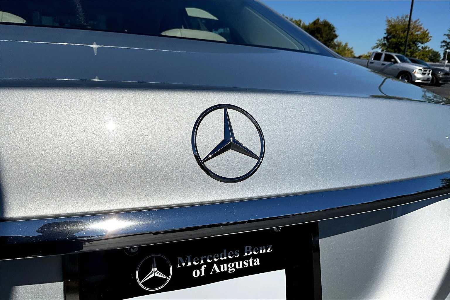 Used 2015 Mercedes-Benz S 550 Sedan image 31