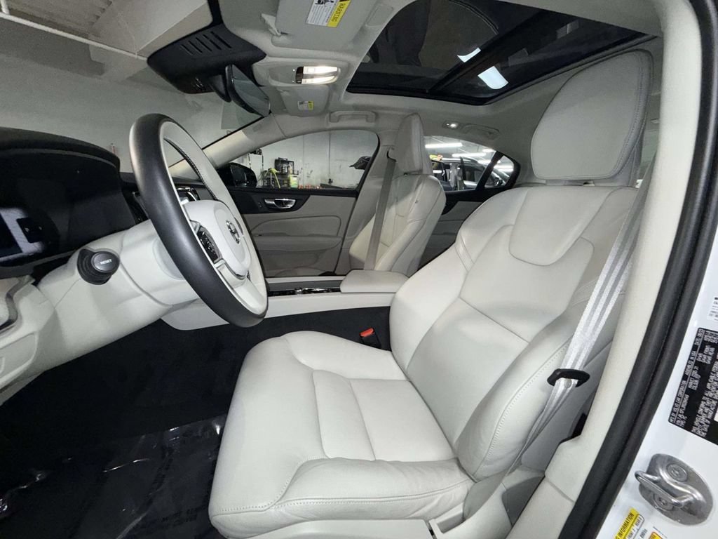 Used 2024 Volvo S60 B5 Plus w/ Climate Package FWD image 2