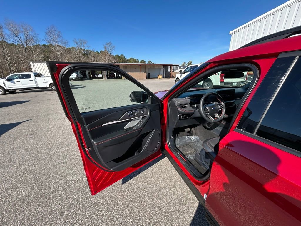 Used 2025 Ford Explorer ST AWD/4WD image 29