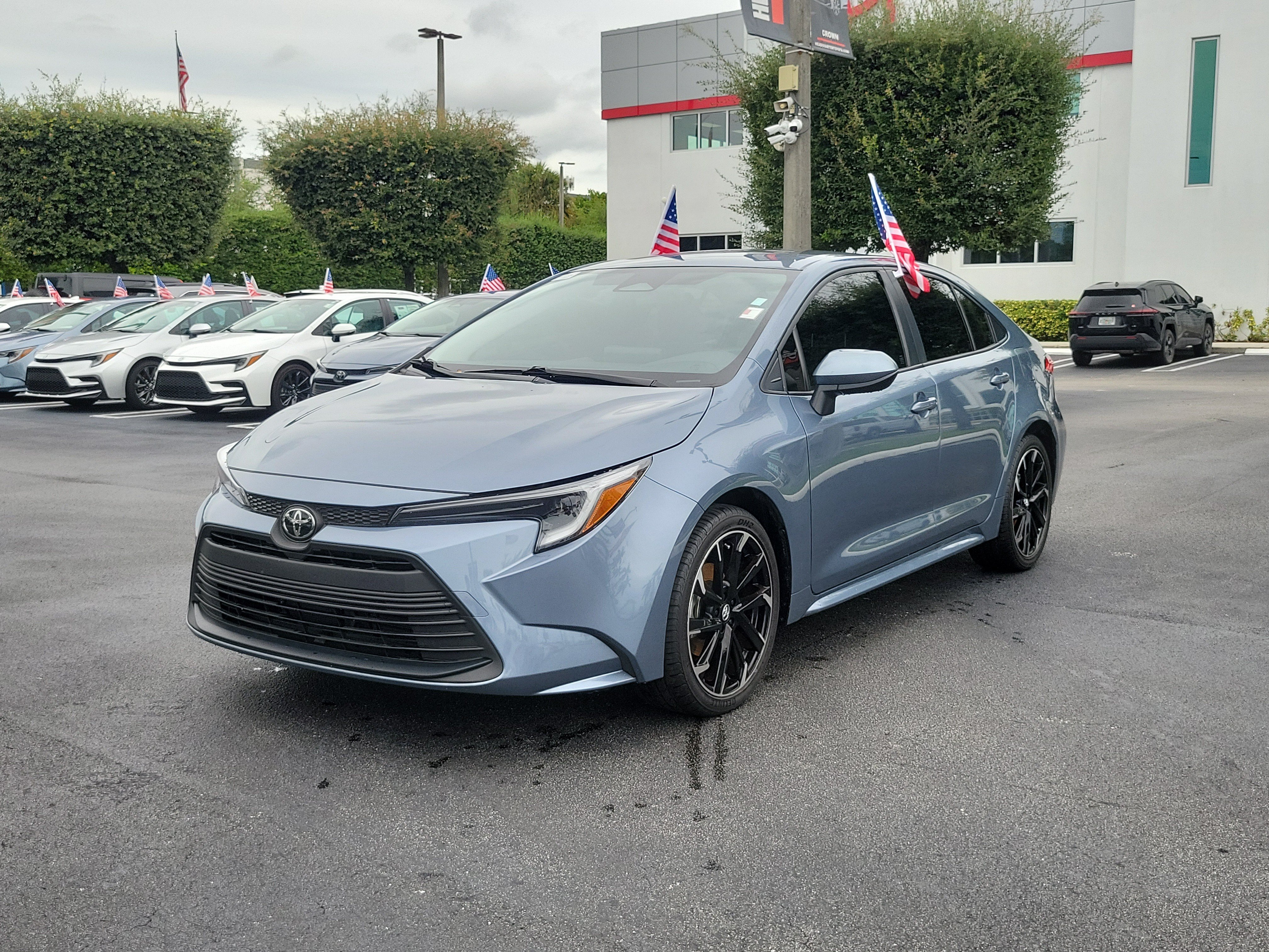 Used 2026 Toyota Corolla LE FWD image 6