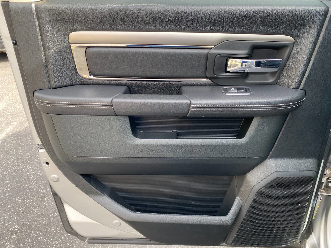 Used 2017 RAM 1500 Sport image 25