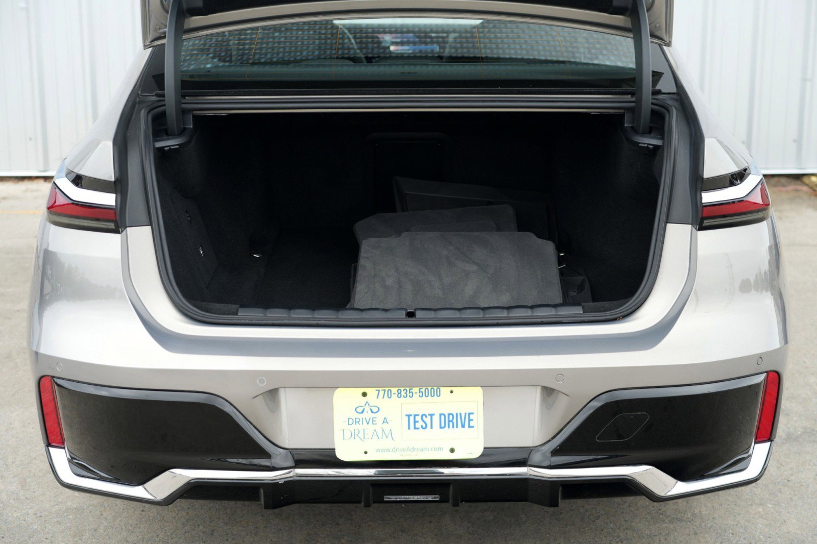 Used 2023 BMW i7 xDrive60 image 10