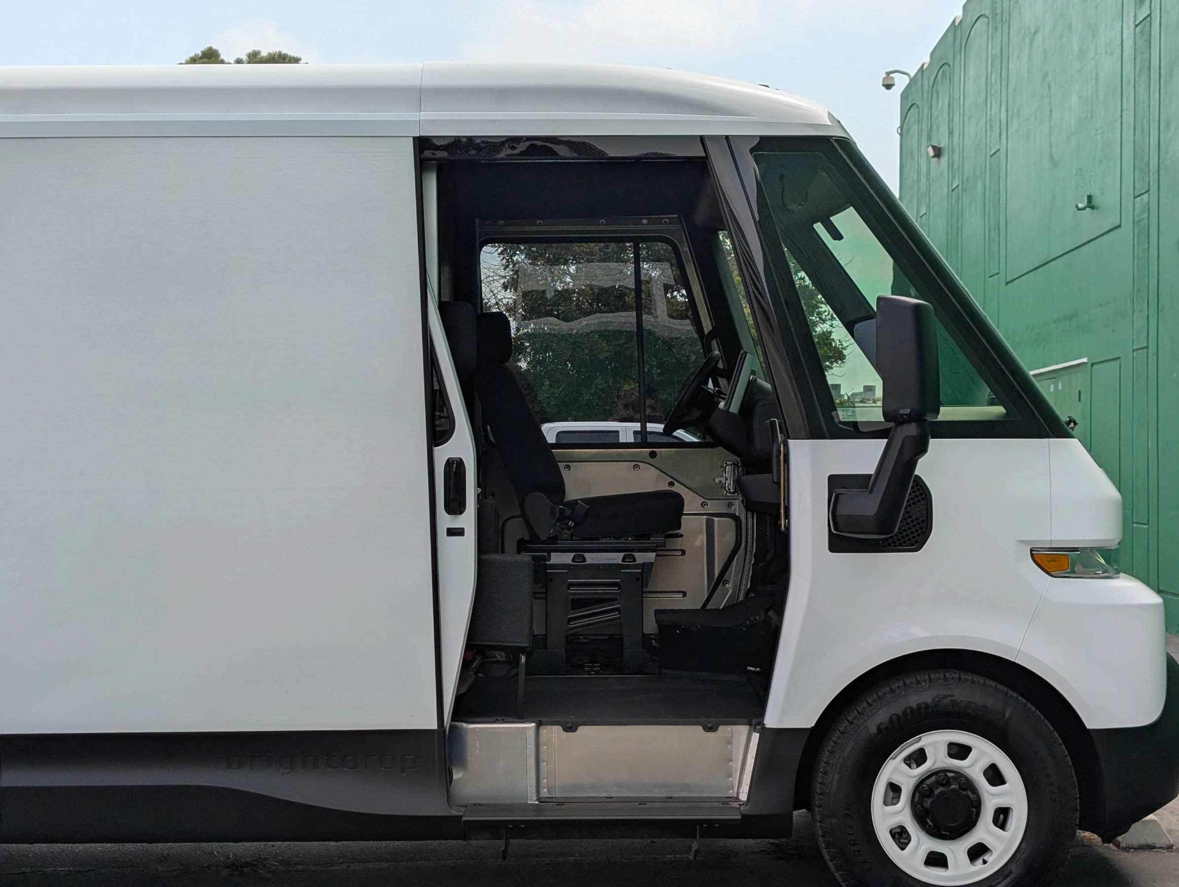 Used 2025 Chevrolet Brightdrop 400 FWD image 11